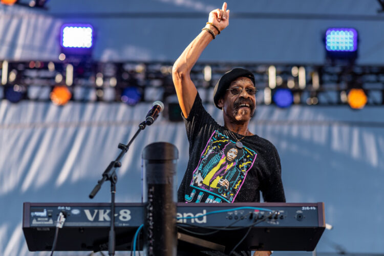 WAR serves up a funky stew of hits at the MACC